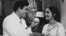 विवाहित असतानाही संजीव कुमार यांच्यासह जोडलं गेलेलं नाव, संतप्त होत मारलेली कानाखाली; अभिनेत्री नूतन यांच्याबरोबर घडलेलं असं काही की…