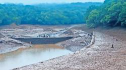शिंदे गटाच्या नगराध्यक्षांची मनमानी; परवानगी न घेता परस्पर शार्लोट तलावाचे पाणी सोडल्याचे उघड