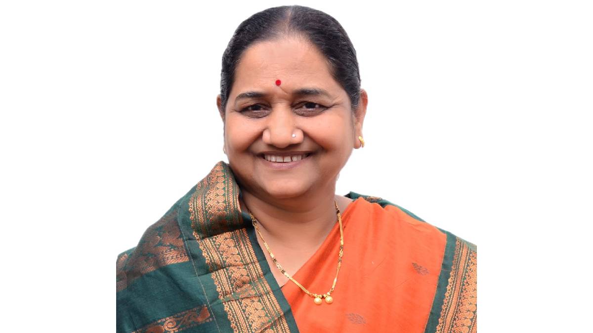 शिवसेना जिल्हाप्रमुख विमल पुंडेसह महिला आघाडी पदाधिकाऱ्यांचे राजीनामे, पक्षात ठेकेदार स्वार्थासाठी जमा झाल्याचा आरोप