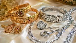 Jalgaon gold rate today | Jalgaon silver price drop after Raksha Bandhan | Jalgaon Bullion Market updates | Gold price drop Jalgaon 2026