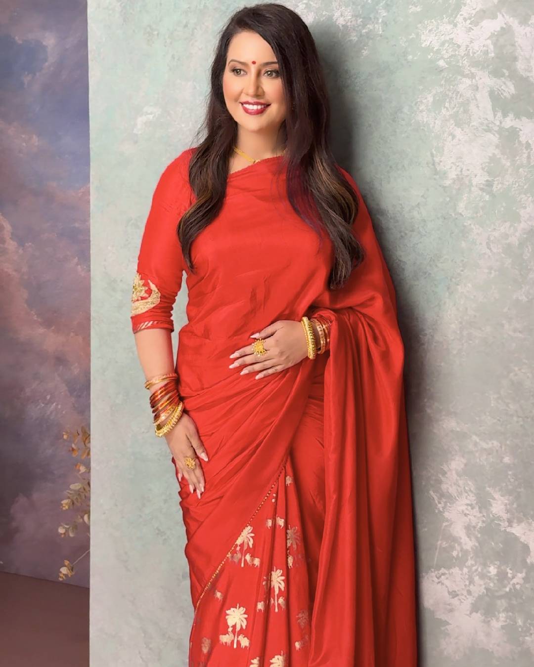 Amruta Fadnavis red saree look