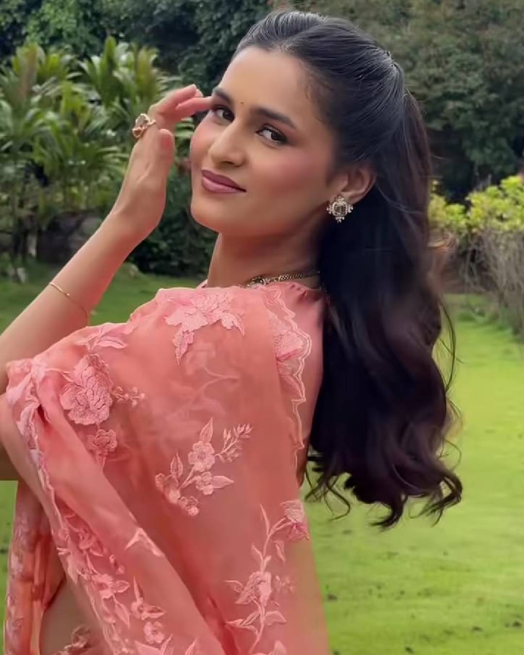 Vaishnavi Mahadik peach saree look