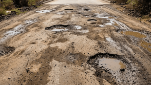 Nitin Gadkari Pune Visit | Symbiosis Lavale Potholes | Nitin Gadkari Symbiosis Speech | Pune Road Infrastructure News