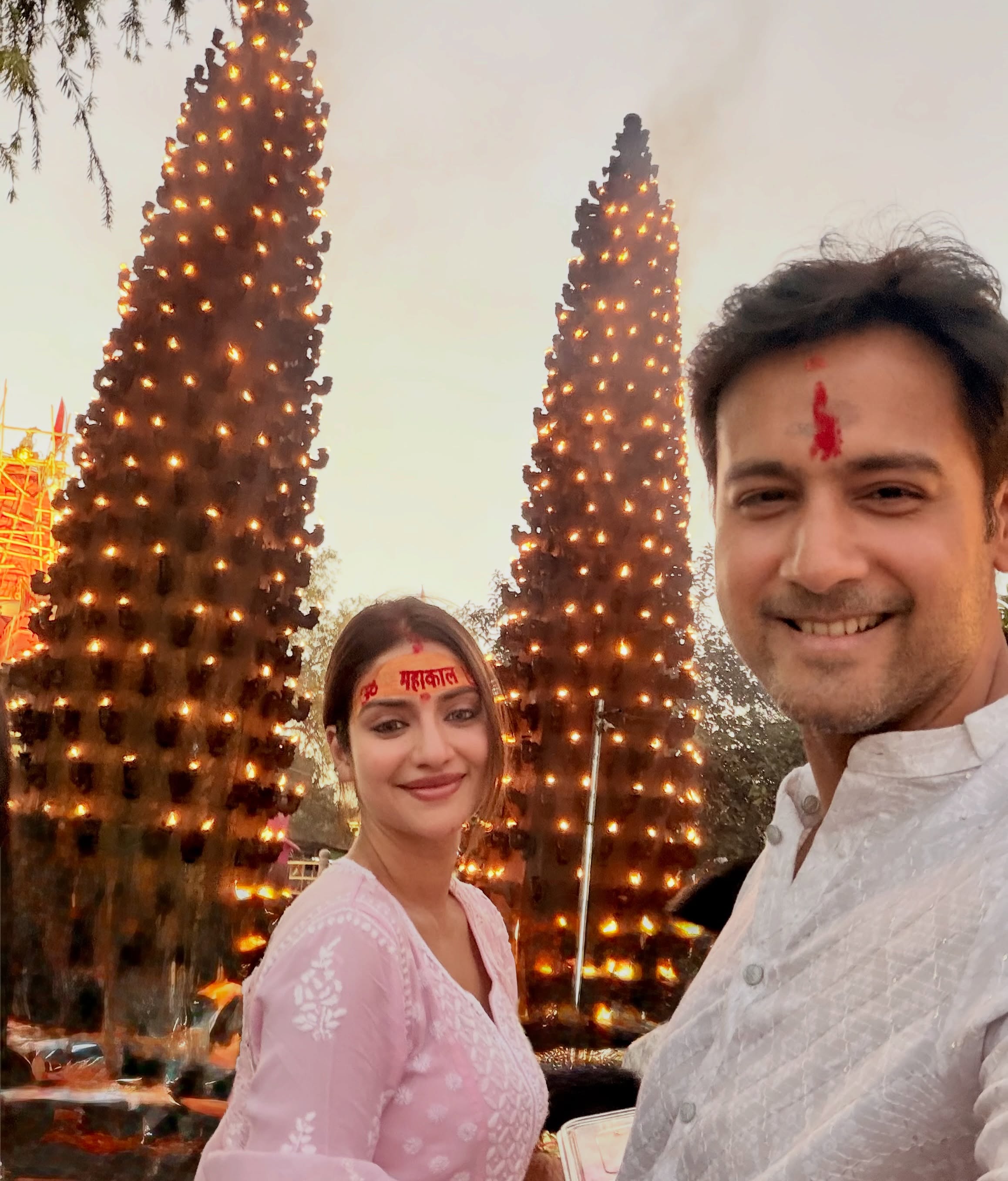 Nussrat Jahan Yash Daasguptaa Mahakaleshwar Jyotirlinga