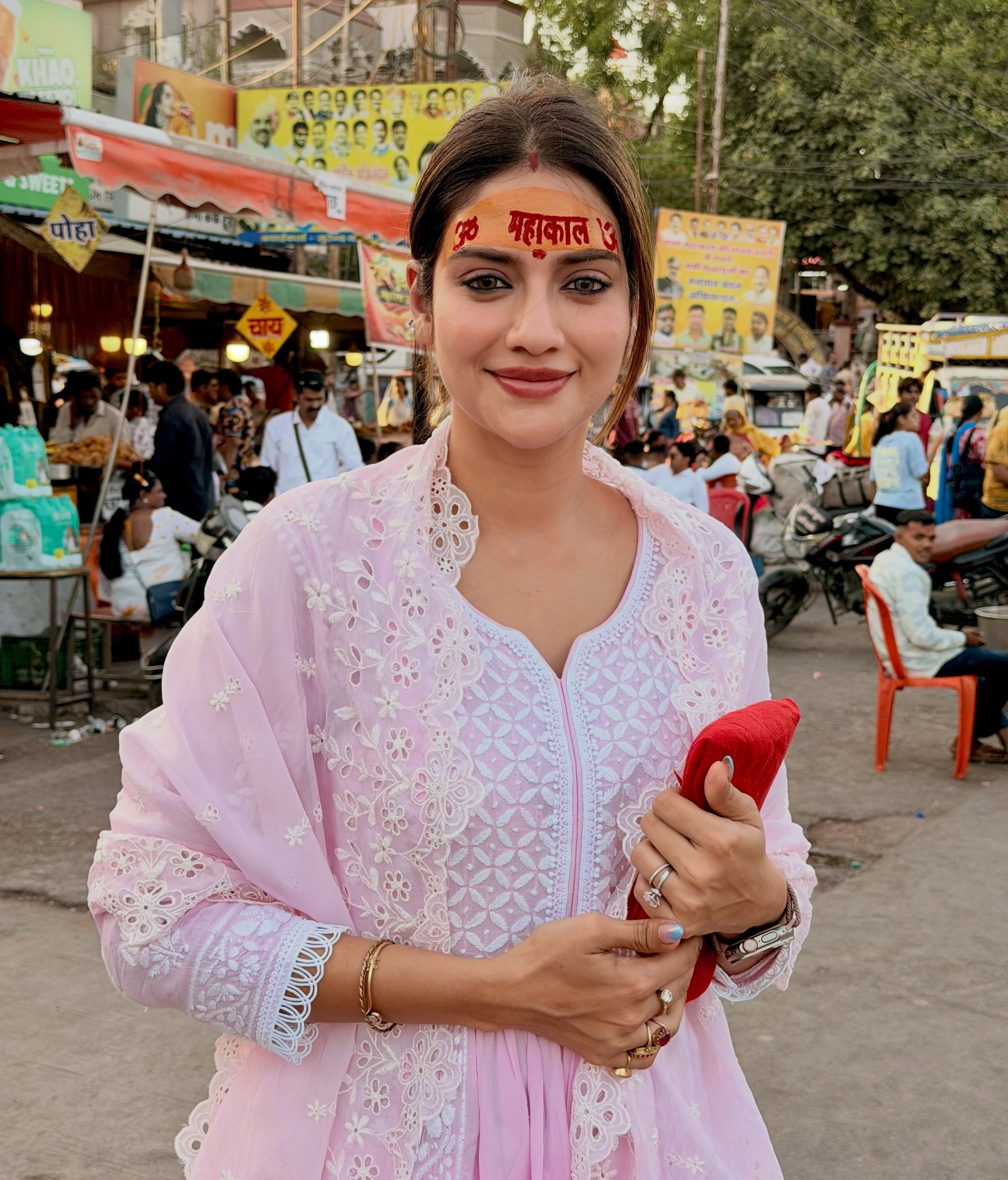 Nussrat Jahan Yash Daasguptaa Mahakaleshwar Jyotirlinga