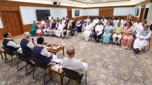 PM Narendra Modi NDA MPs Meeting | Rebel Shiv Sena TMC MPs PM Assurance | पंतप्रधान नरेंद्र मोदी एनडीए खासदार बैठक | बंडखोर खासदार पंतप्रधान मोदी दिलासा