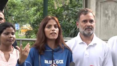 रिया अहिरने मांडली व्यथा; “१४० रुपयांसाठी देहविक्री करते म्हणत घाणेरडे आरोप..”