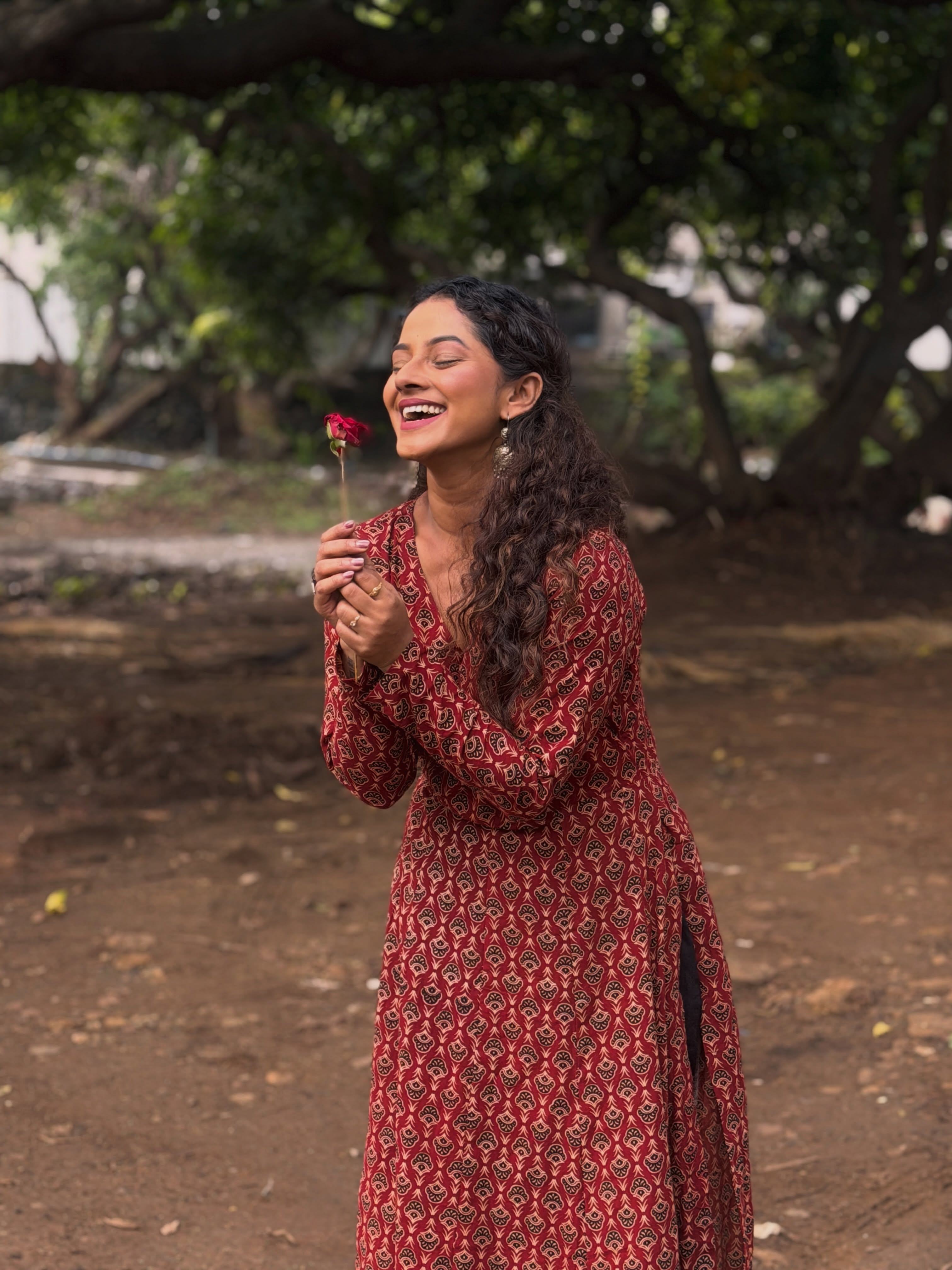 Sakshee Gandhi Red Kurti Look