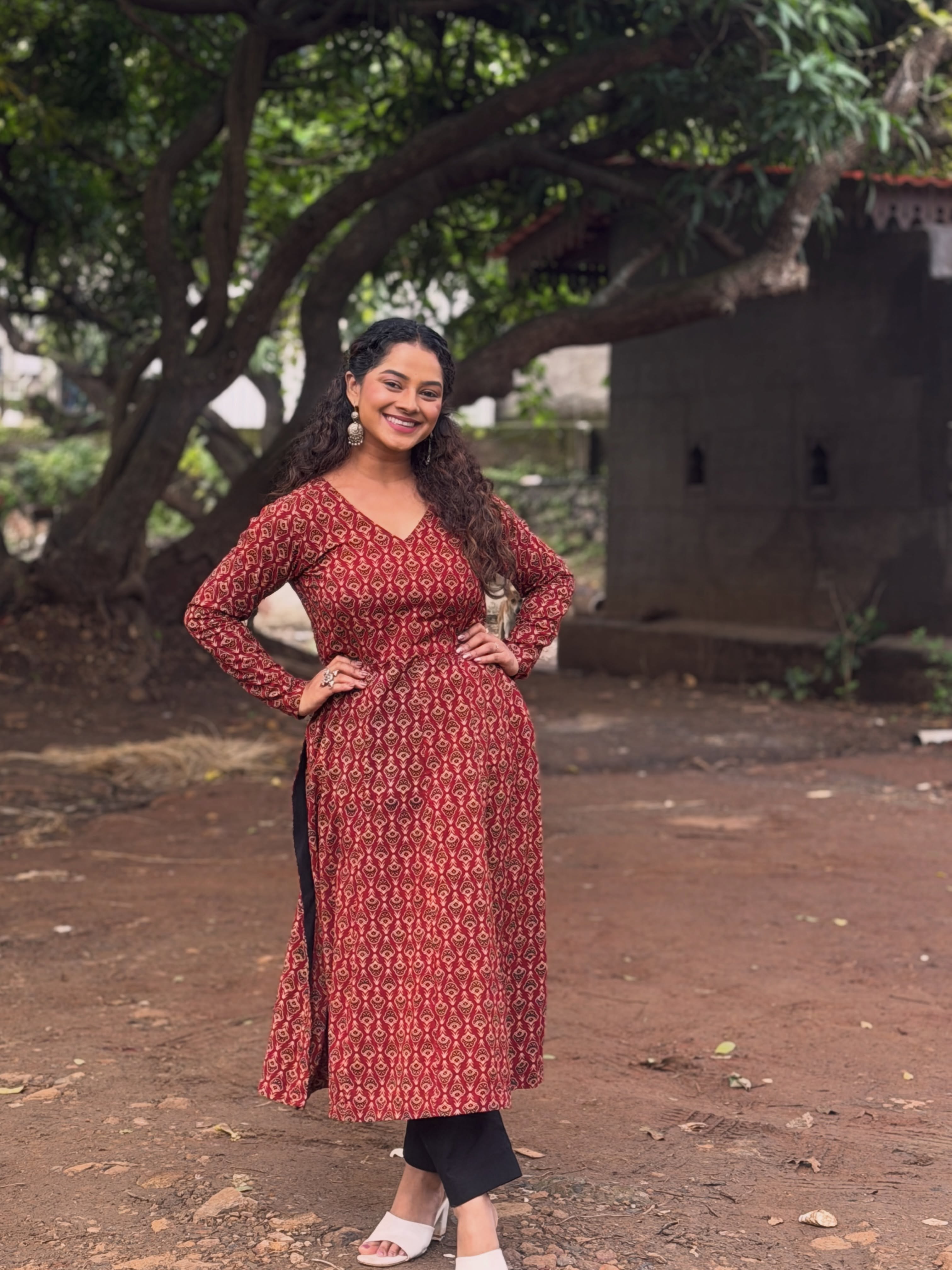 Sakshee Gandhi Red Kurti Look