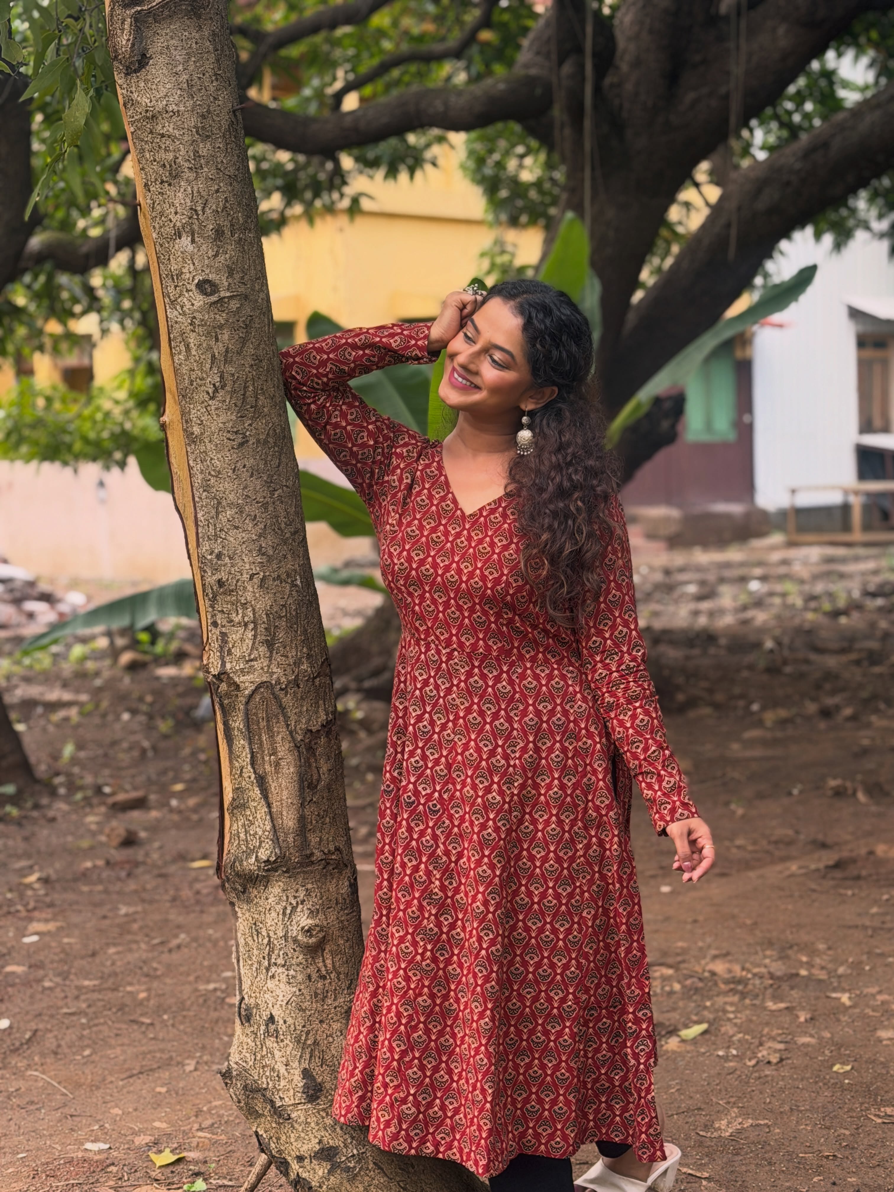 Sakshee Gandhi Red Kurti Look
