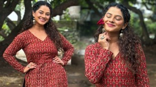 Sakshee Gandhi Red Kurti Look