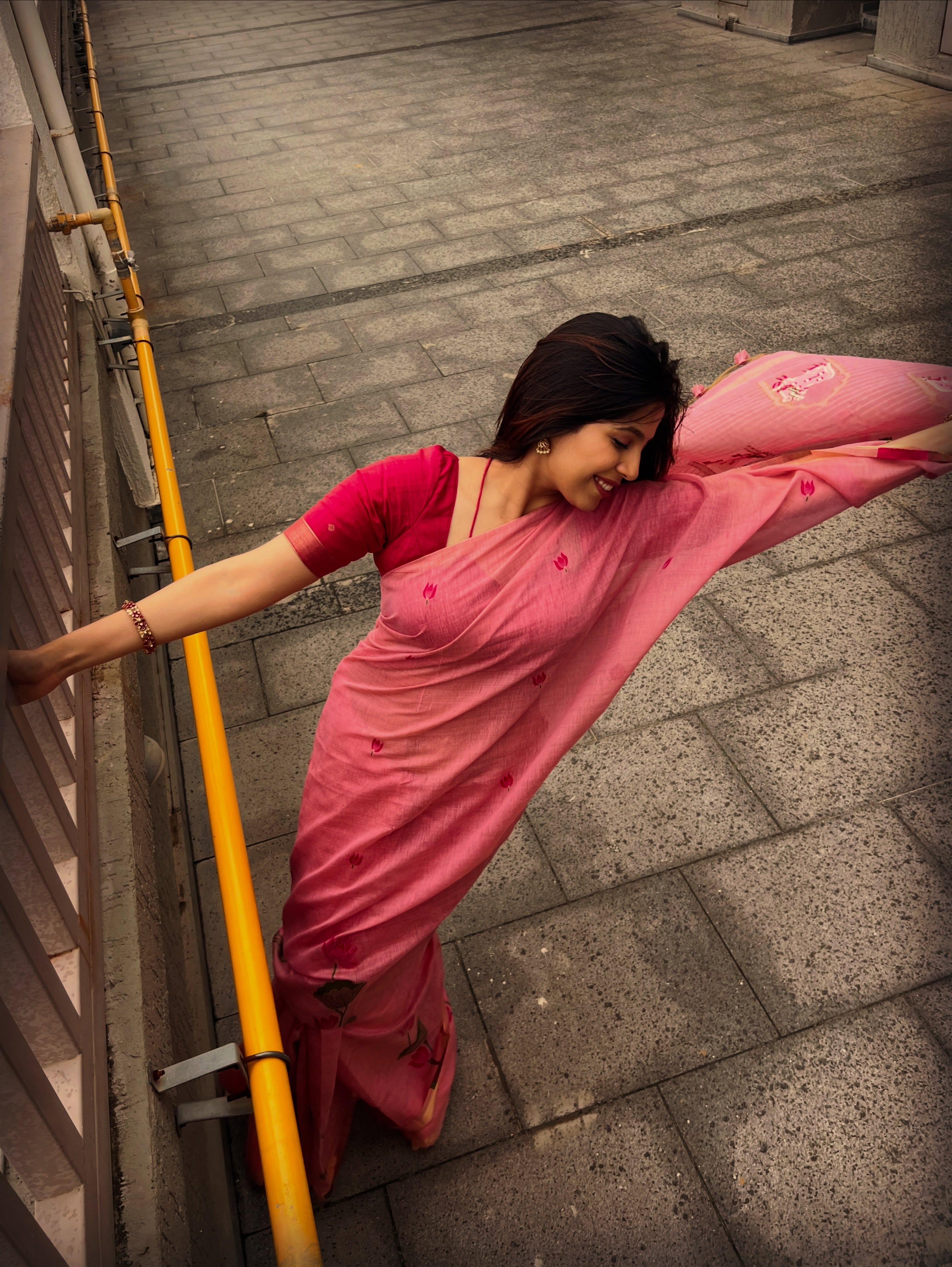 Sanika Kashikar Pink Cotton Saree Look