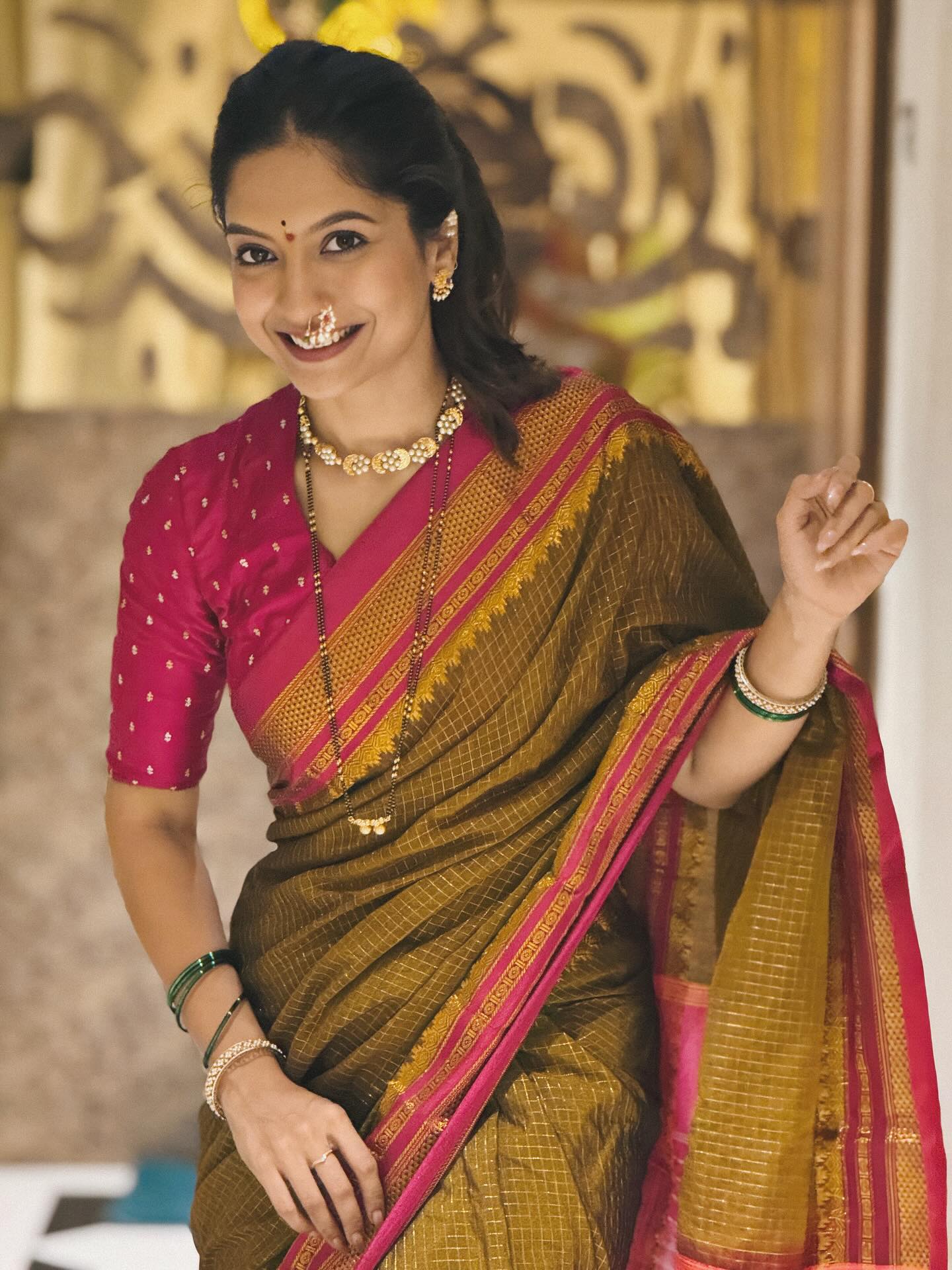 Sharvari Kulkarni Borkar Black Saree Look