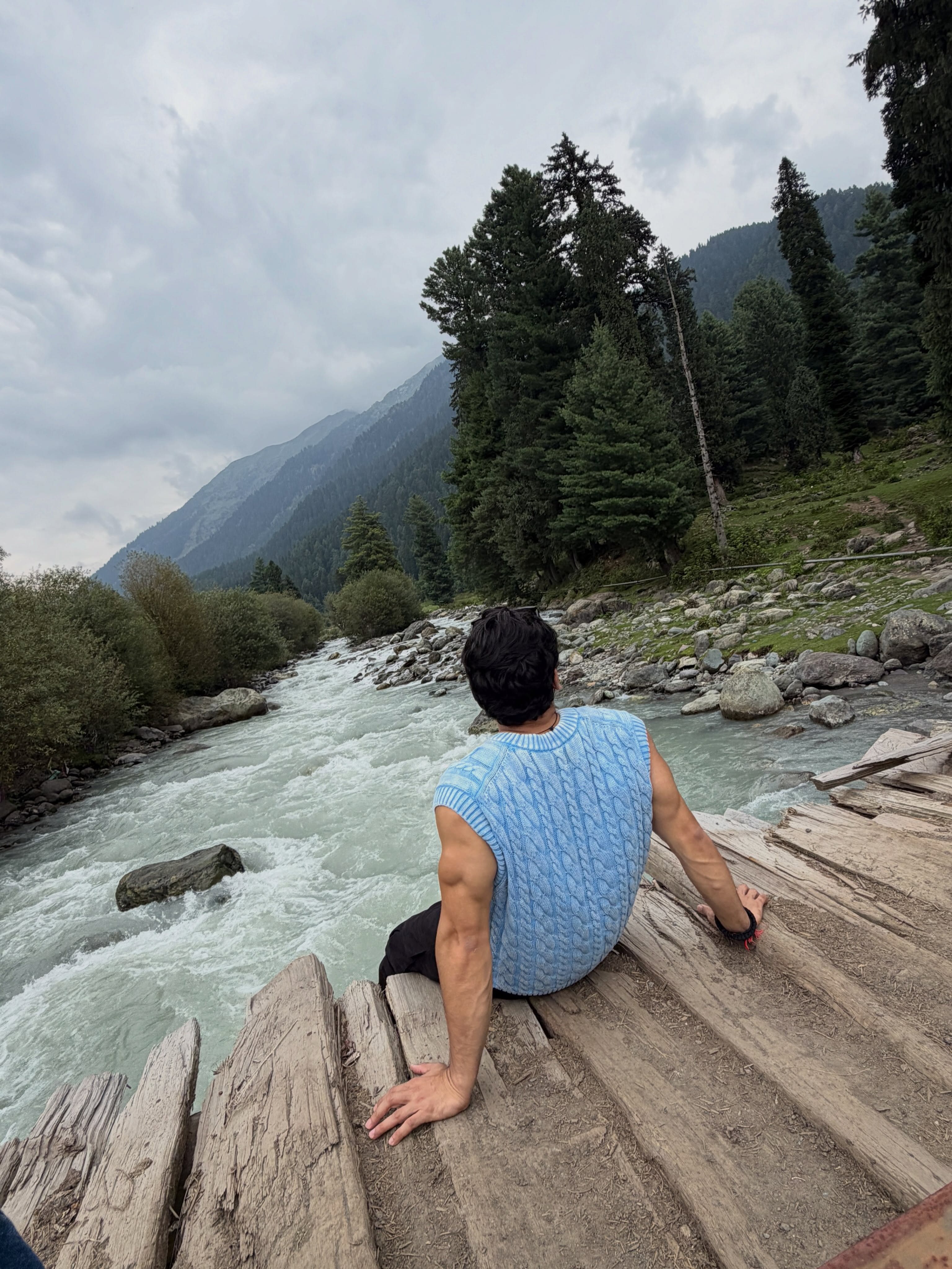 Shiv Thakare Pahalgam Kashmir Vacation