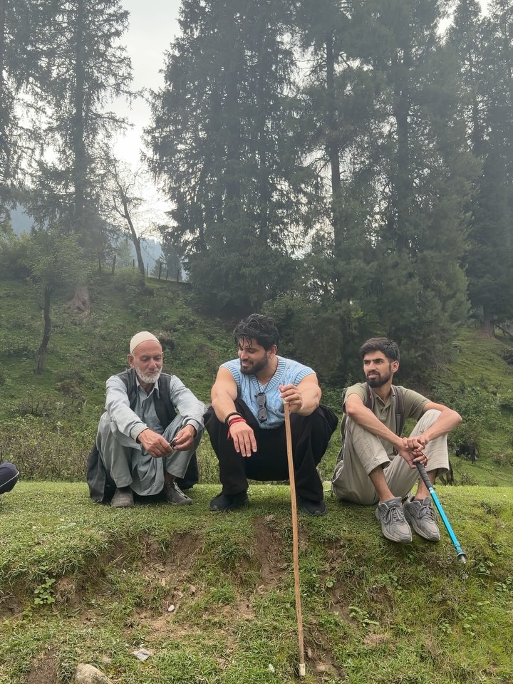 Shiv Thakare Pahalgam Kashmir Vacation
