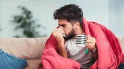 हंगामी संसर्गमुळे घसा दुखत असेल तर गरम पाणी पिणे टाळावे का? तज्ज्ञांनी सांगितले सत्य