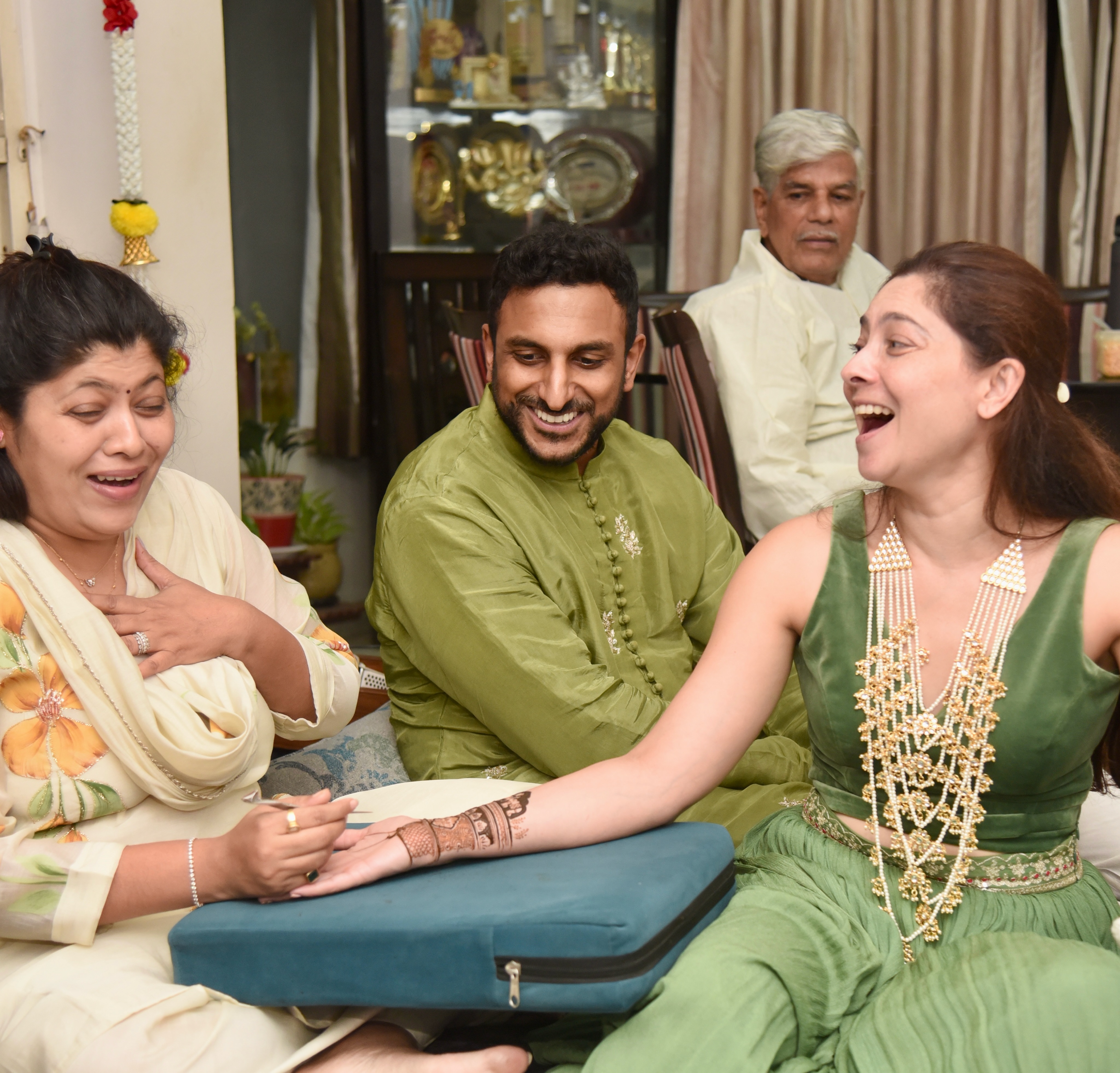 Sonalee Kulkarni Brother Wedding Mehndi Ceremony Photos