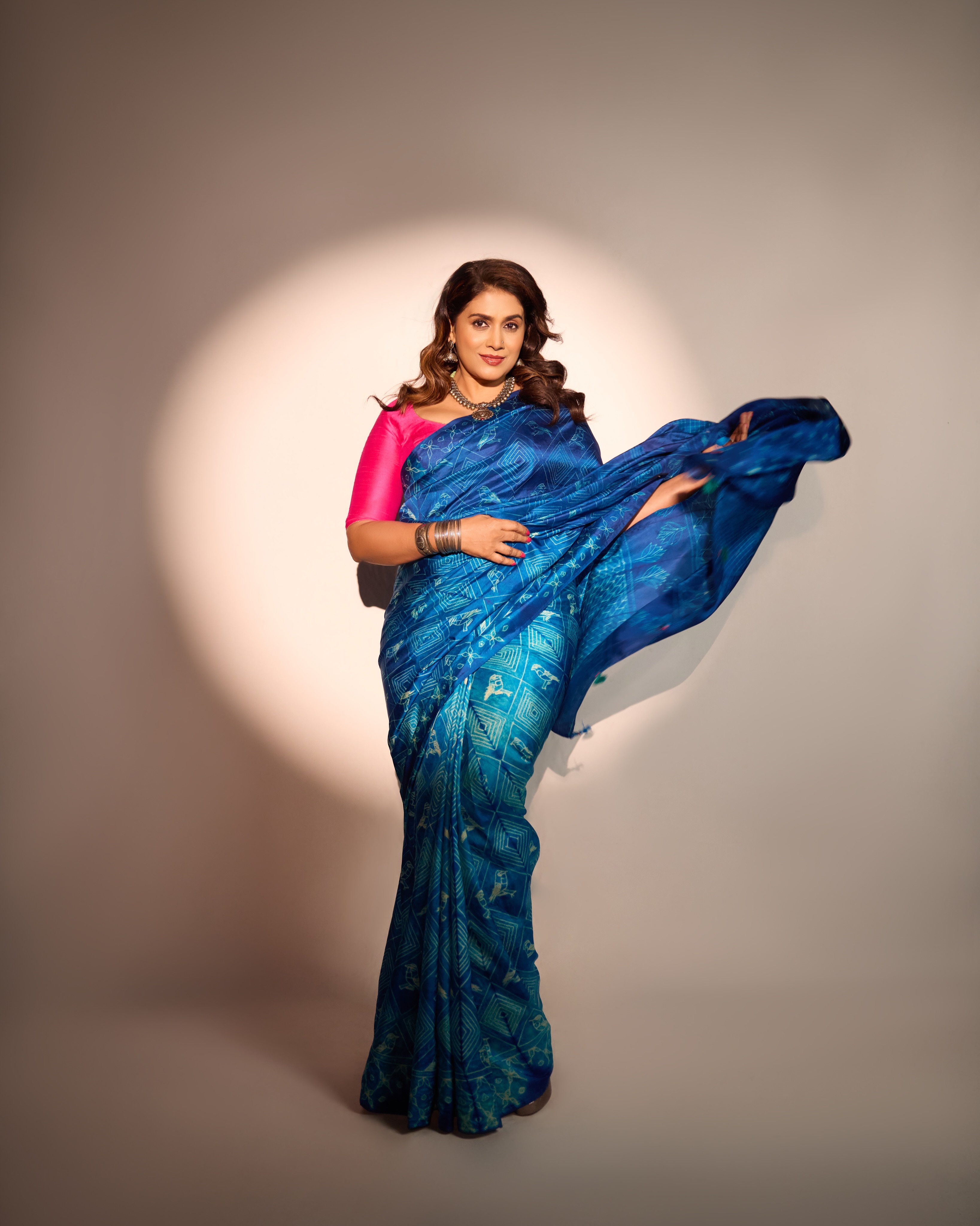 Sonali Kulkarni Blue Saree Look