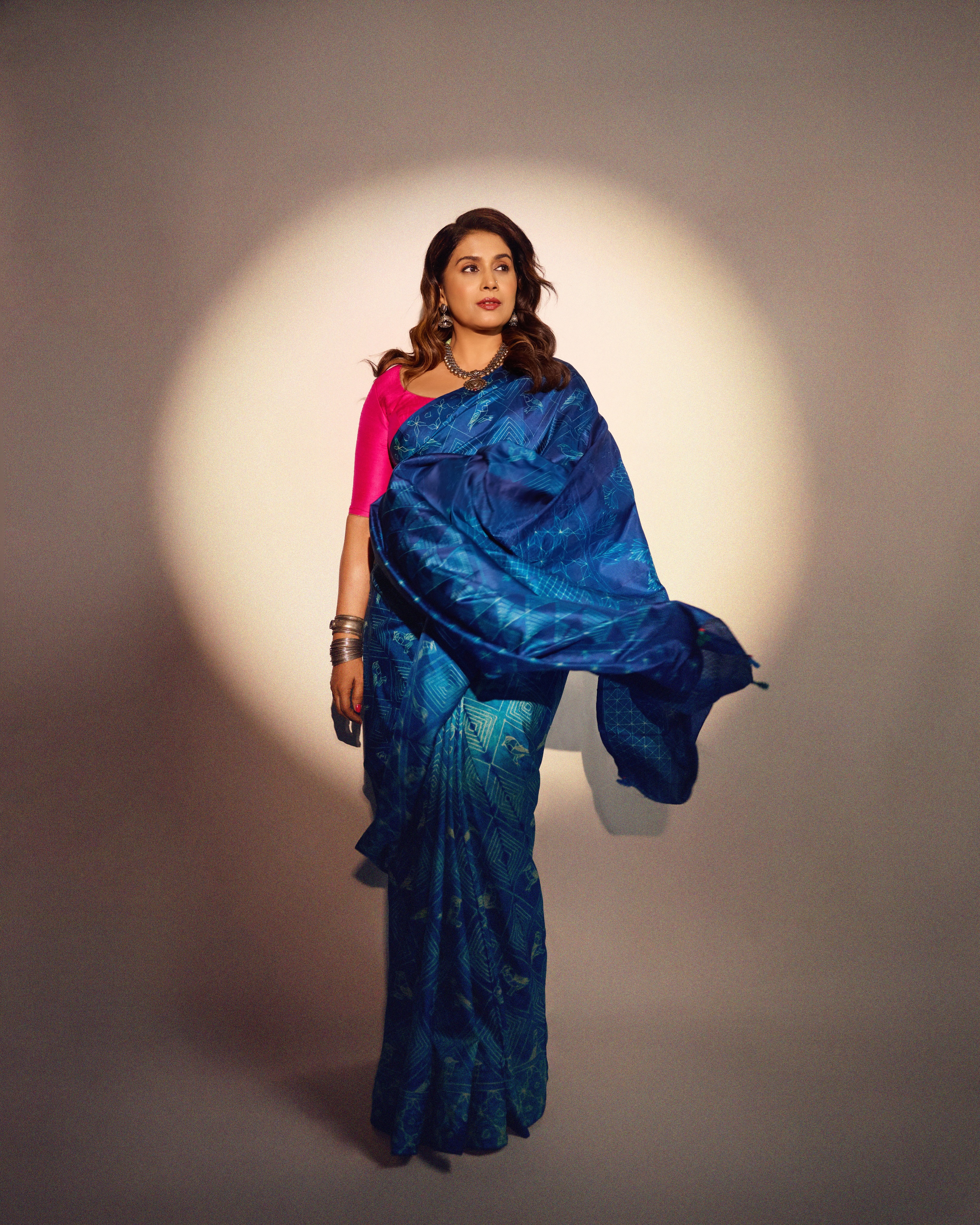 Sonali Kulkarni Blue Saree Look