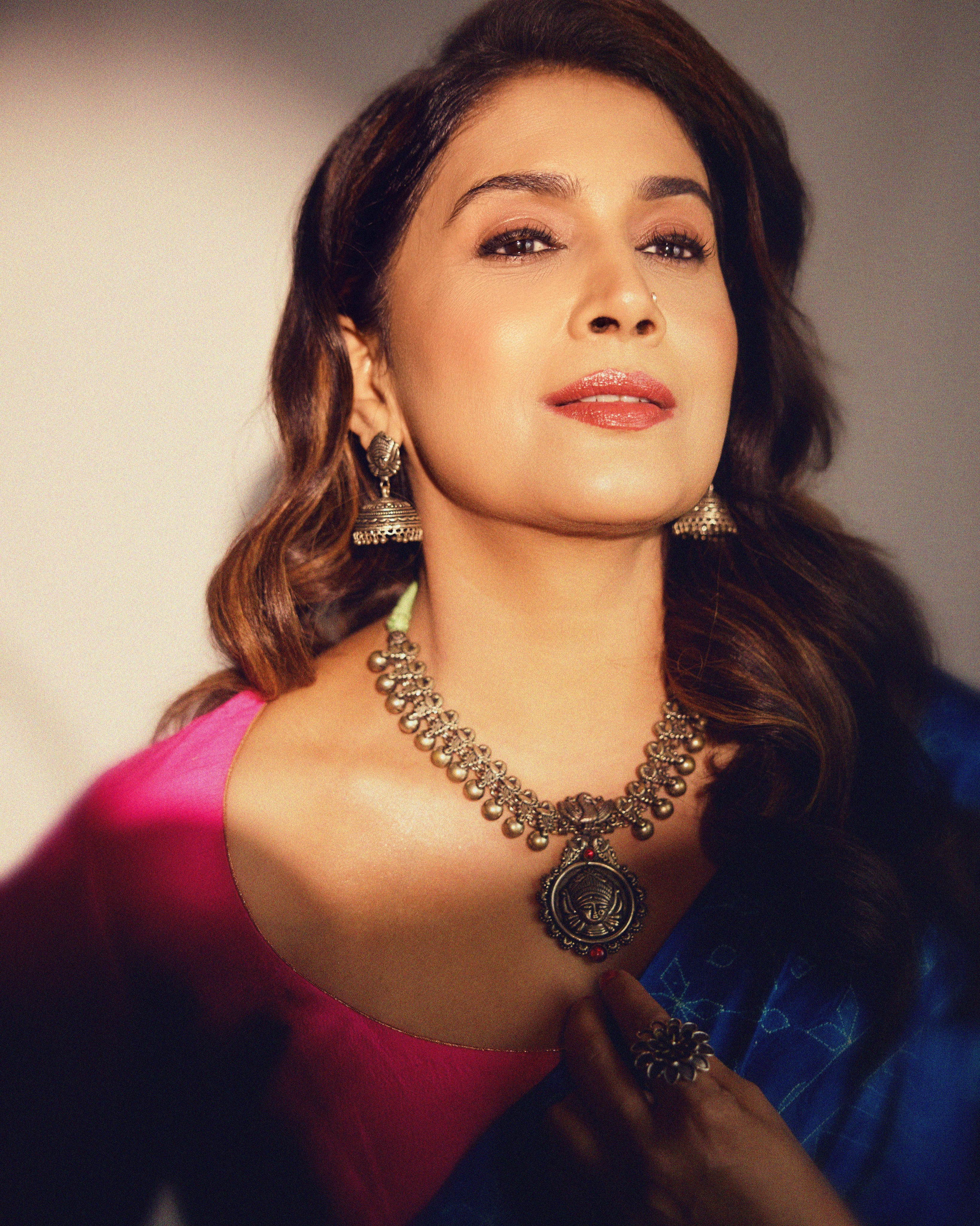 Sonali Kulkarni Blue Saree Look