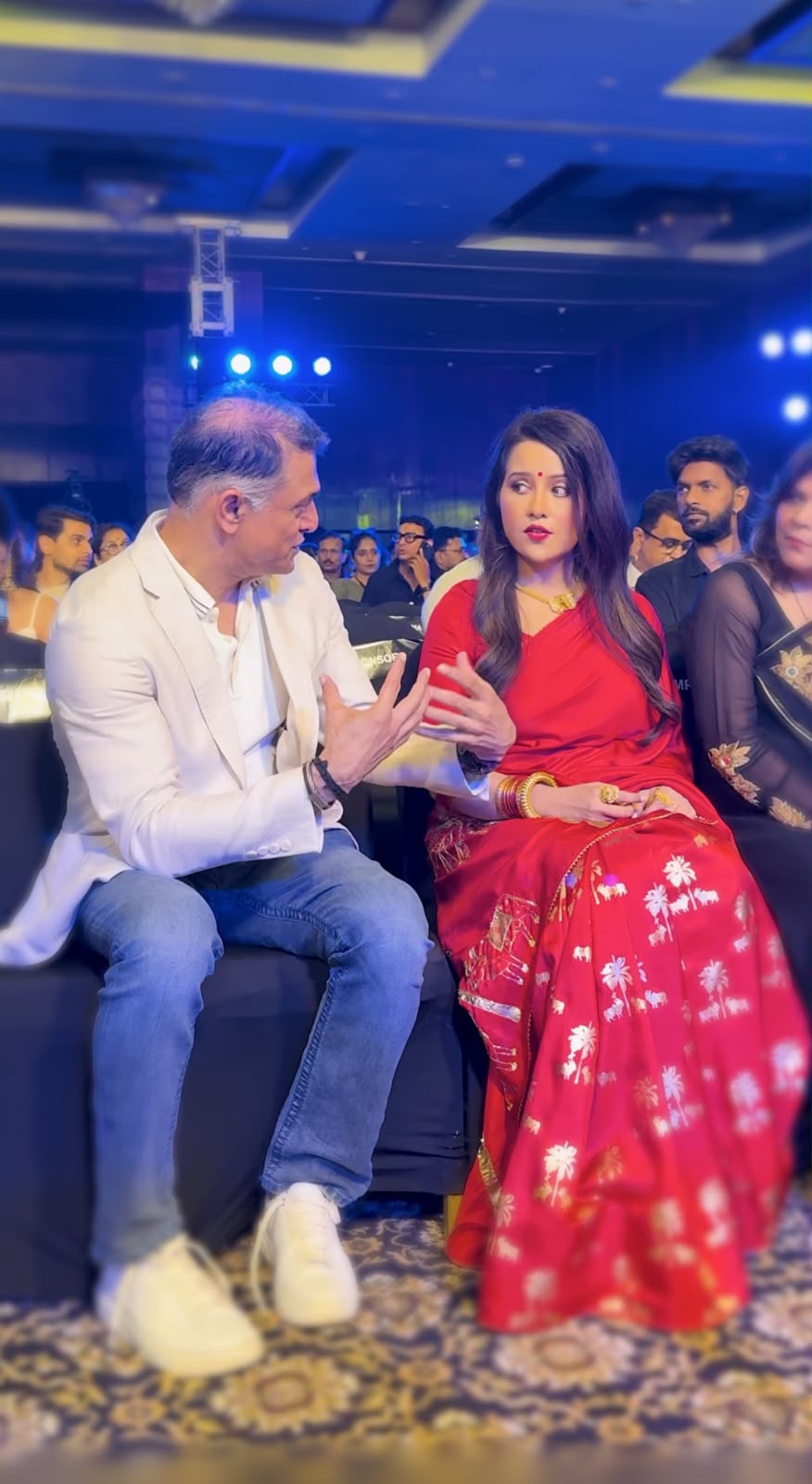 Amruta Fadnavis red saree look