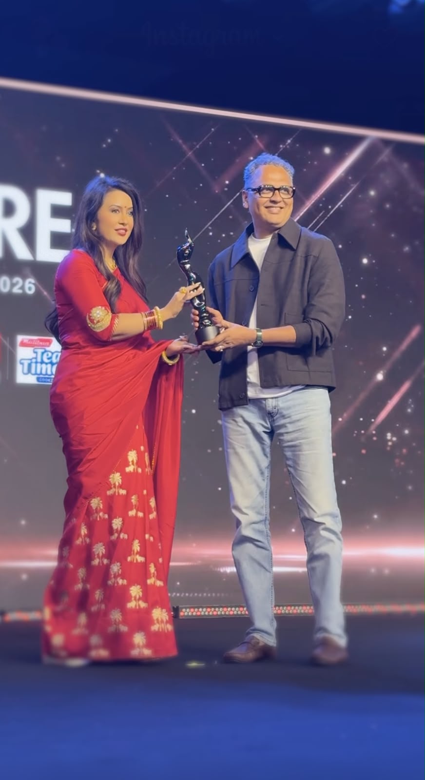 Amruta Fadnavis red saree look