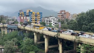 badlapur flyover traffic jam | badlapur traffic news | badlapur datta chowk adarsh school traffic | belavali subway traffic badlapur