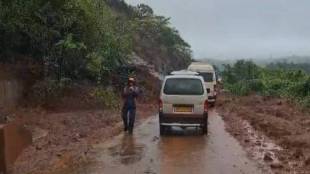 Ambenali Ghat closed heavy rainfall warning | Poladpur Mahabaleshwar Highway landslide threat | Raigad Collector Kishan Jawale traffic ban order | Maharashtra monsoon road safety alert