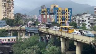 Badlapur traffic jam | East West flyover congestion | Potholes on Badlapur bridge | Citizens anger local representatives