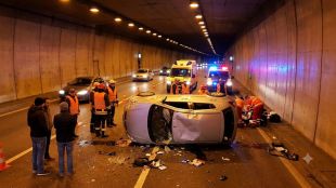 badlapur-tunnel-car-accident-woman-death-uran-vadodara-expressway