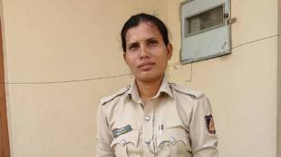 bengaluru railway police station attack | female constable attacked iron rod | karnataka crime news | mobile theft complaint attack police station