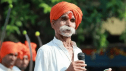 भगव्या राष्ट्रध्वजाबाबत काँग्रेस नेत्याचे मोठे विधान, मनोहर भिडेला प्रतिउत्तर