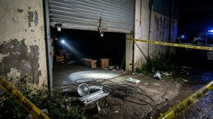 swastik-decorators-dombivli-warehouse-halogen-lights-theft
