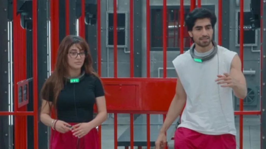 Harshad Chopda and Shivangi Joshi Lock Up Season 2 emotional elimination moment with Riteish Deshmukh Harshad Chopda and Shivangi Joshi Lock Up Season 2 emotional elimination moment with Riteish Deshmukh
