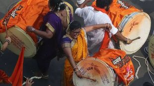 Pune Dhol Tasha Health Risks news | Dhol Tasha Back Pain Precaution Tips Pune | पुणे ढोल ताशा आरोग्य समस्या | ढोल वादक पाठदुखी उपाय पुणे