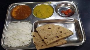 Shiv Bhojan Yojana Marathi news updates | Shiv Bhojan center subsidy pending Akola Maharashtra | शिवभोजन योजना अकोला | शिवभोजन केंद्र अनुदान थकबाकी महागाई