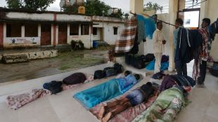 Gadchiroli Ashram Shala Safety Crisis | Gadchiroli Ashram School Infrastructure Facilities Probe | गडचिरोली आश्रमशाळा सुविधा बिकट अवस्था | भामरागड आश्रमशाळा बेड अभाव तपासणी