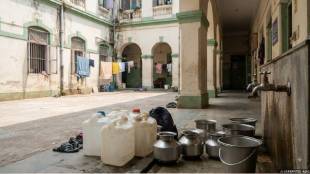 Mumbai University girls hostel water shortage | Bombay High Court suo motu cognizance | Churchgate Madame Cama hostel civic issue | Maharashtra news updates on hostel facilities