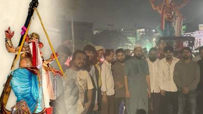 २० फूटांची गणेशमूर्ती मंडपात नेताना ट्रॉलीचे चाक तुटले; मुस्लिम तरुण मदतीला धावले