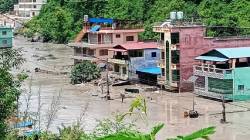 नेपाळमध्ये आलेल्या भीषण पूरामुळे शेकडो भारतीय पर्यटक बेपत्ता; अनेकांचा मृत्यू