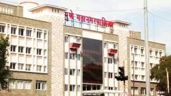 पुणे महापालिका आयुक्तांच्या ‘खुर्ची ‘ वर जप्ती येते तेव्हा…!