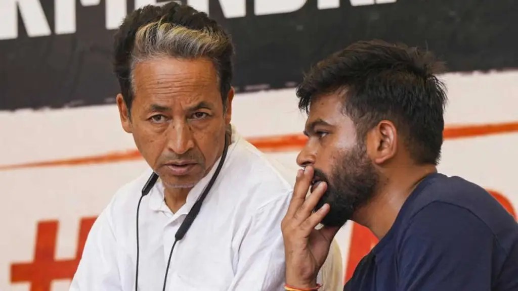 Abhijit Dipke emotional over Sonam Wangchuk detention
