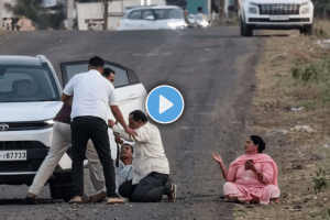 Indapur Marathi News crime video | Sons attack elderly parents in Indapur land dispute | इंदापूर वृद्ध आई वडिलांवर हल्ला घटना | इंदापूर पोलीस गुन्हा दाखल बातमी