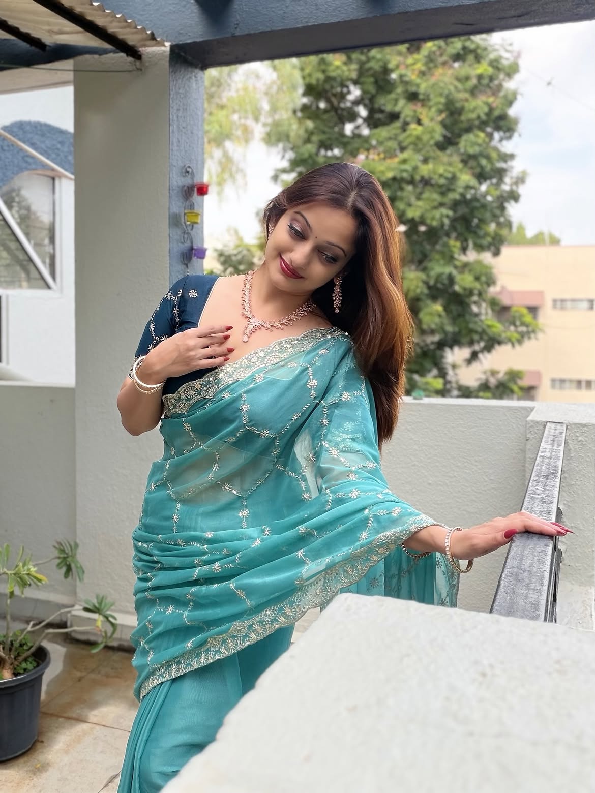 Manasi Naik saree look