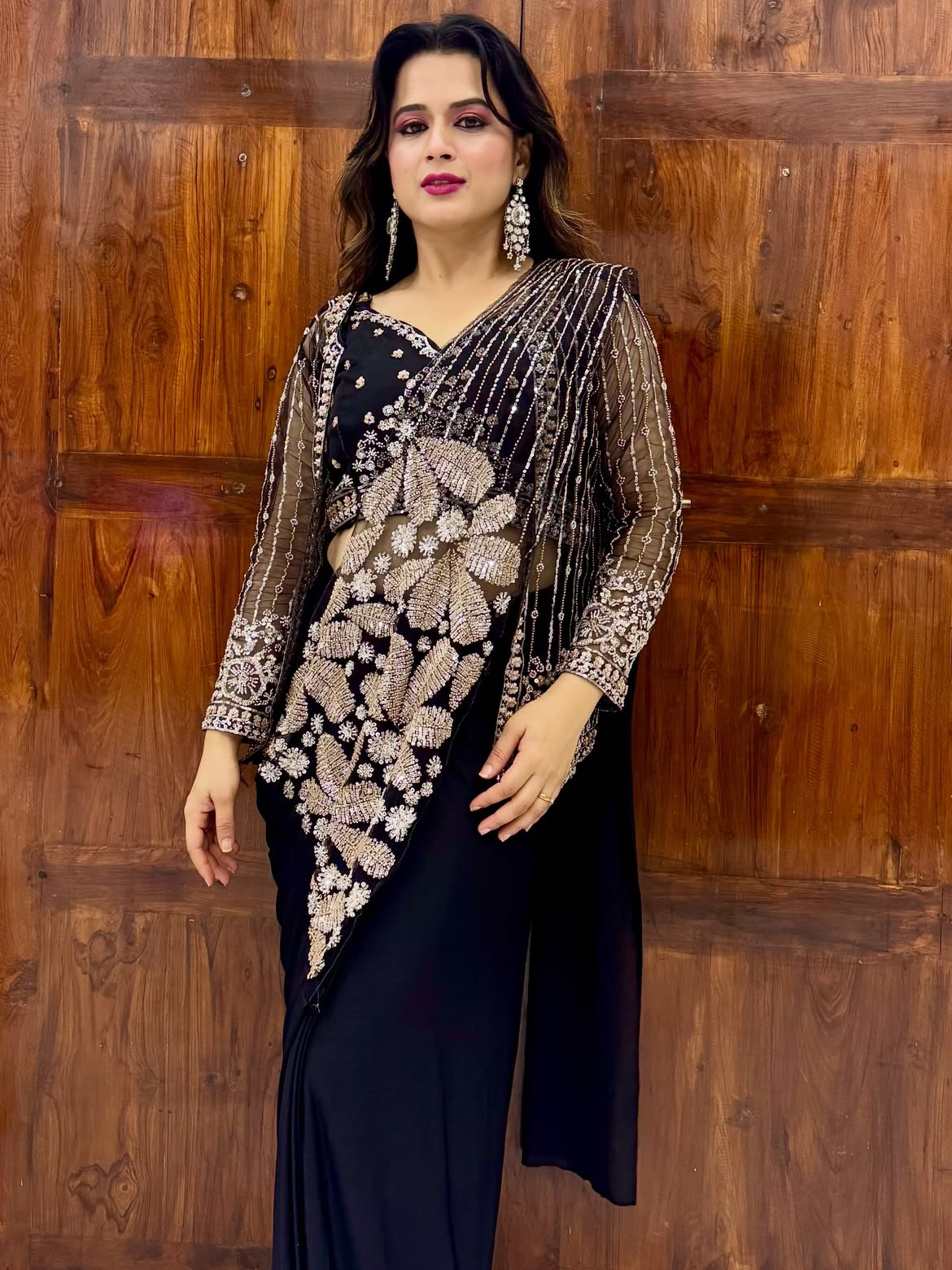 Prajakta Gaikwad black saree look