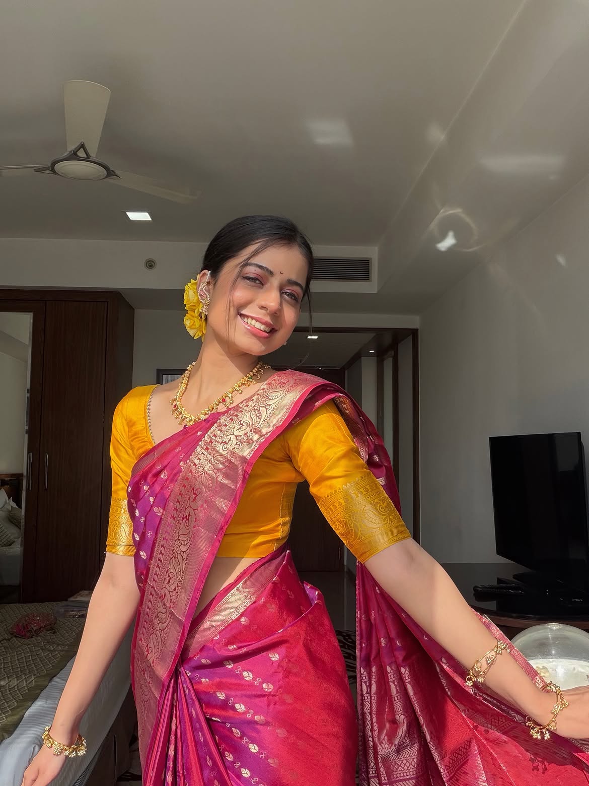 jaee khandekar traditional look