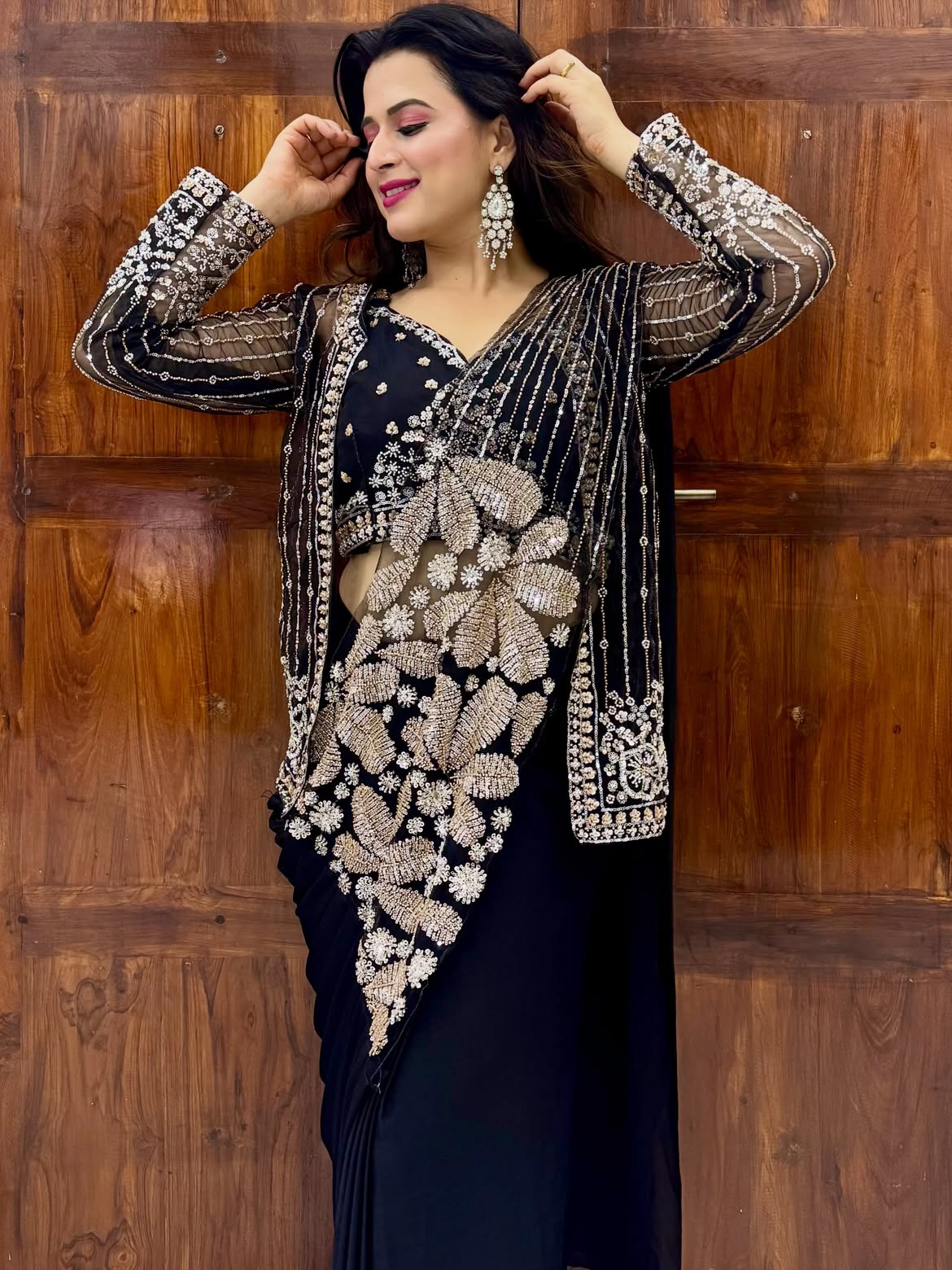 Prajakta Gaikwad black saree look