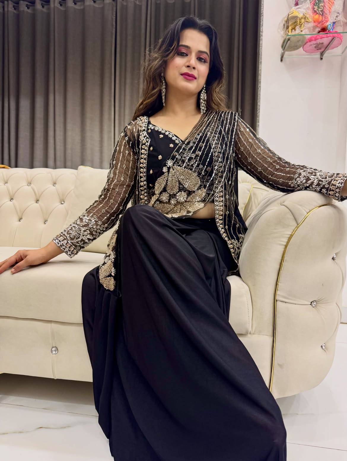 Prajakta Gaikwad black saree look