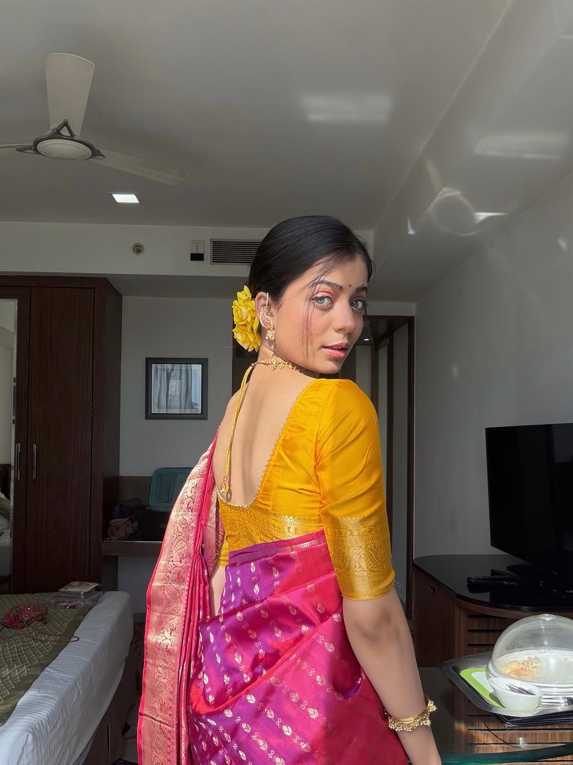 jaee khandekar traditional look