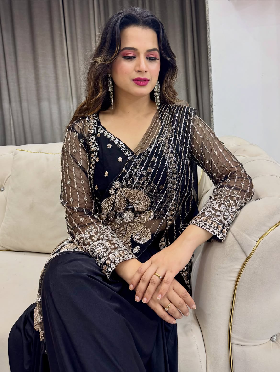 Prajakta Gaikwad black saree look